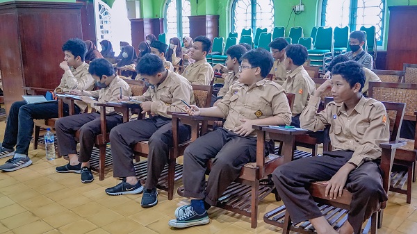 Latihan Dasar Kepemimpinan OSIS SMPIT Masjid Syuhada 2022/2023