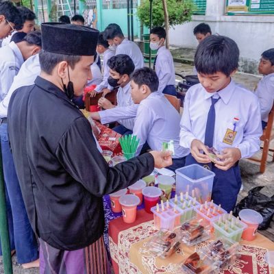 Implementasi Pembelajaran Kewirausahaan melalui Kegiatan Market Day di SMPIT Masjid Syuhada