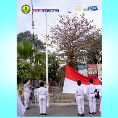 Pleton Inti SMP IT Masjid Syuhada menjadi Pasukan Pengibar Bendera dalam Upacara Peringatan HUT Kemerdekaan RI ke-78 Yayasan Masjid Syuhada